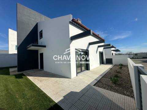 Moradia Geminada T4 Venda em Silveira,Torres Vedras
