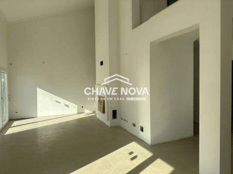 Moradia Geminada T4 Venda em Silveira,Torres Vedras