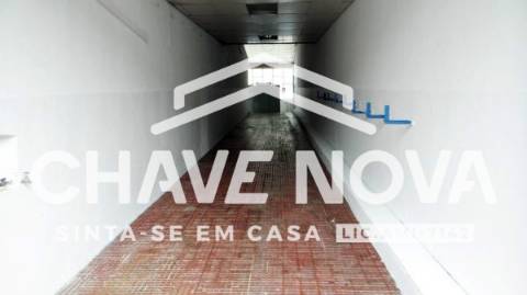 Armazém  Arrendamento em Sacavém e Prior Velho,Loures