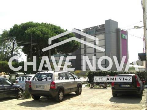 Armazém  Arrendamento em Sacavém e Prior Velho,Loures