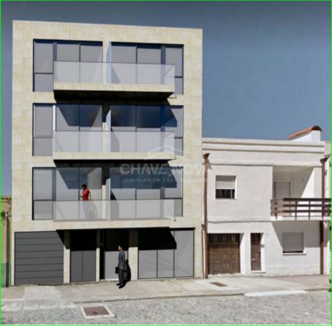 T0 novo, com varanda e lugar de garagem, em Leça da Palmeira (Centro)