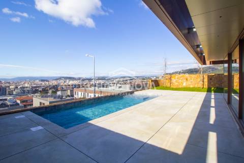 Moradia em Banda T4 Venda em Nogueira, Fraião e Lamaçães,Braga