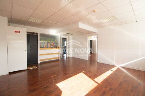 Escritório  Arrendamento em Ramalde,Porto