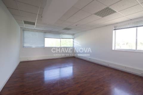 Escritório  Arrendamento em Ramalde,Porto