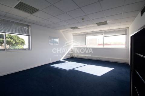 Escritório  Arrendamento em Ramalde,Porto