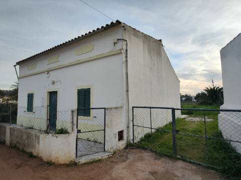 Moradia para Restaurar T3 Venda em Ferreiras,Albufeira