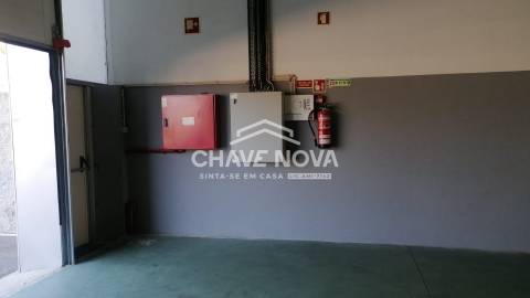Armazém  Arrendamento em Fânzeres e São Pedro da Cova,Gondomar