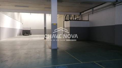 Armazém  Arrendamento em Fânzeres e São Pedro da Cova,Gondomar