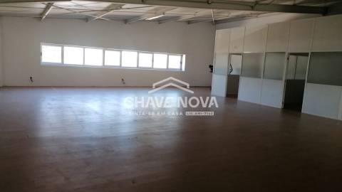 Armazém  Arrendamento em Fânzeres e São Pedro da Cova,Gondomar