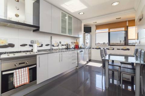 Apartamento T4 Venda em Amora,Seixal