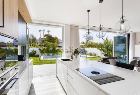 Moradia Isolada T4 Venda em Quarteira,Loulé