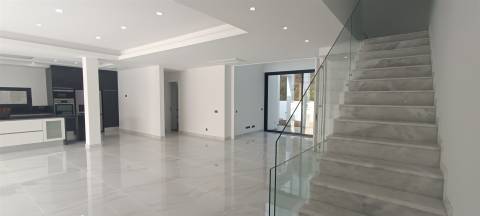 Andar Moradia T3+1 Venda em Quarteira,Loulé