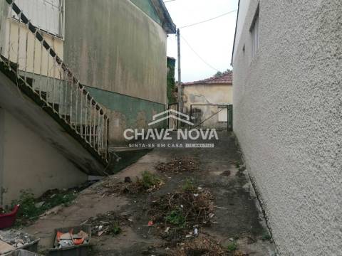 Moradia para Restaurar T3 Venda em Rio Tinto,Gondomar