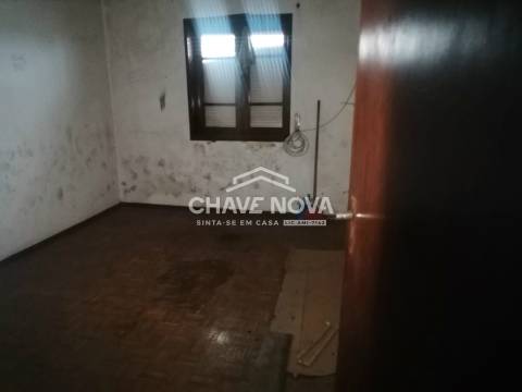 Moradia para Restaurar T3 Venda em Rio Tinto,Gondomar