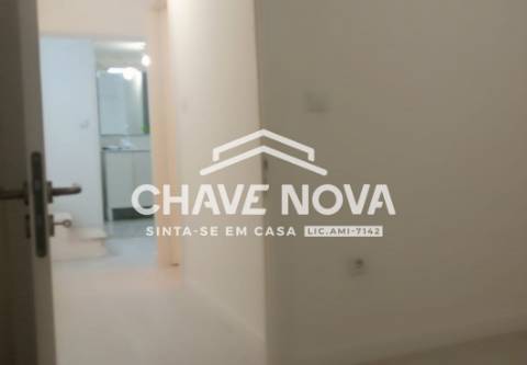 Loja T2 DUPLEX Venda em Laranjeiro e Feijó,Almada