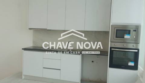 Loja T2 DUPLEX Venda em Laranjeiro e Feijó,Almada