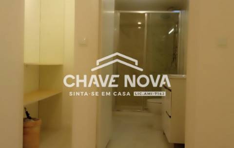 Loja T2 DUPLEX Venda em Laranjeiro e Feijó,Almada