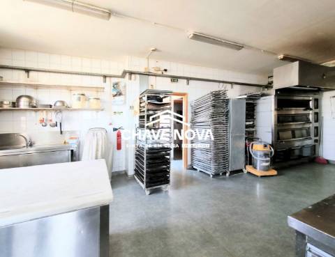 Padaria / Pastelaria  Trespasse em São Miguel do Souto e Mosteirô,Santa Maria da Feira