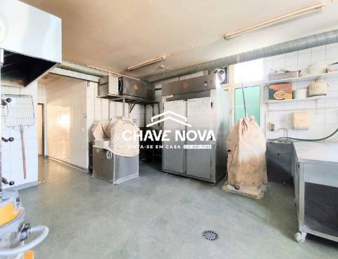 Padaria / Pastelaria  Trespasse em São Miguel do Souto e Mosteirô,Santa Maria da Feira