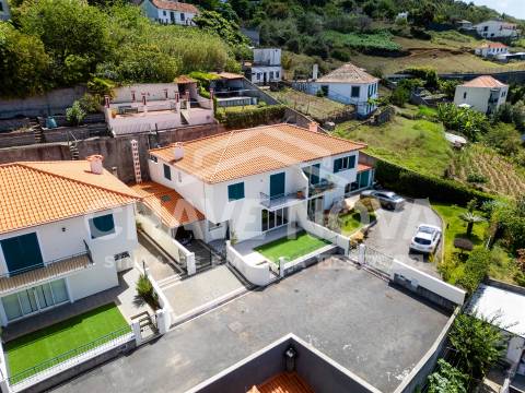 Moradia Geminada T3 Venda em Funchal (Santa Maria Maior),Funchal