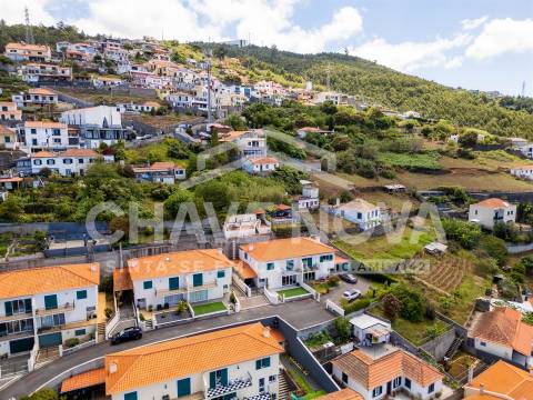 Moradia Geminada T3 Venda em Funchal (Santa Maria Maior),Funchal