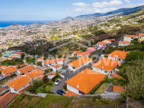 Moradia Geminada T3 Venda em Funchal (Santa Maria Maior),Funchal