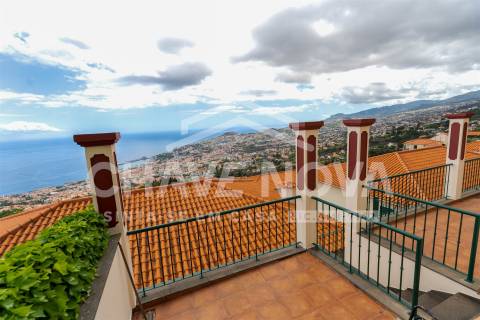 Moradia Geminada T3 Venda em Funchal (Santa Maria Maior),Funchal