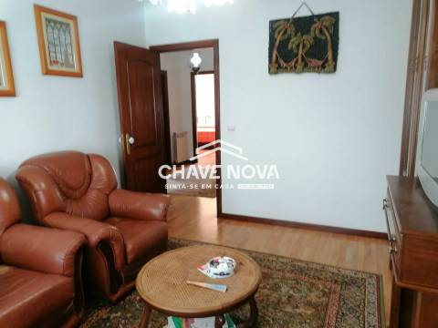 Moradia em Banda T4 Venda em Rio Tinto,Gondomar