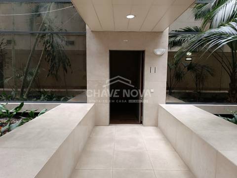 Escritório  Venda em Lordelo do Ouro e Massarelos,Porto