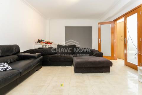 Moradia em Banda T4 Venda em Charneca de Caparica e Sobreda,Almada