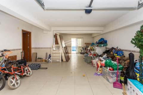 Moradia em Banda T4 Venda em Charneca de Caparica e Sobreda,Almada