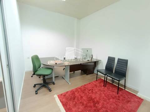 Escritório  Venda em Lordelo do Ouro e Massarelos,Porto