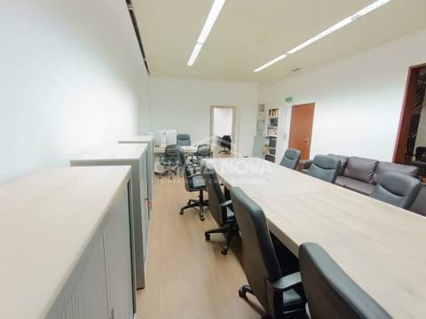 Escritório  Venda em Lordelo do Ouro e Massarelos,Porto