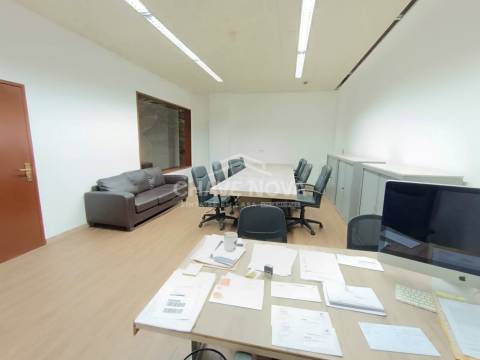 Escritório  Venda em Lordelo do Ouro e Massarelos,Porto