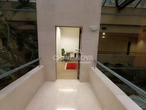 Escritório  Venda em Lordelo do Ouro e Massarelos,Porto