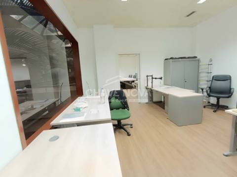 Escritório  Venda em Lordelo do Ouro e Massarelos,Porto