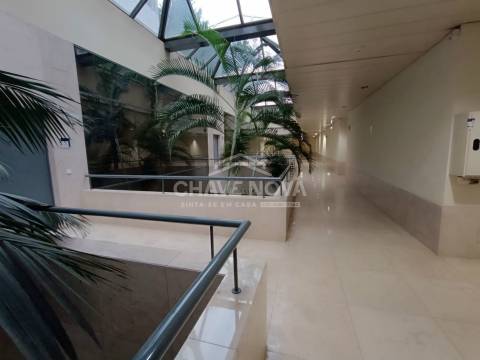 Escritório  Venda em Lordelo do Ouro e Massarelos,Porto