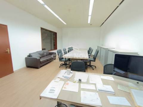 Escritório  Venda em Lordelo do Ouro e Massarelos,Porto