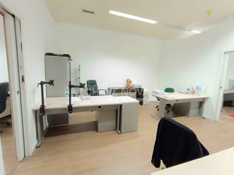 Escritório  Venda em Lordelo do Ouro e Massarelos,Porto