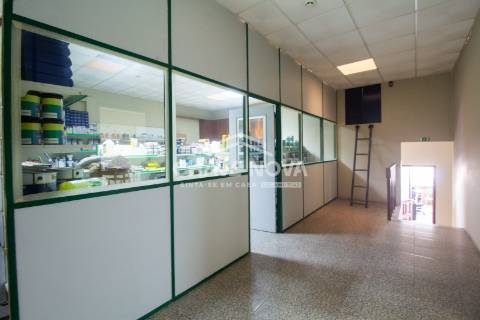 Armazém  Venda em Fânzeres e São Pedro da Cova,Gondomar