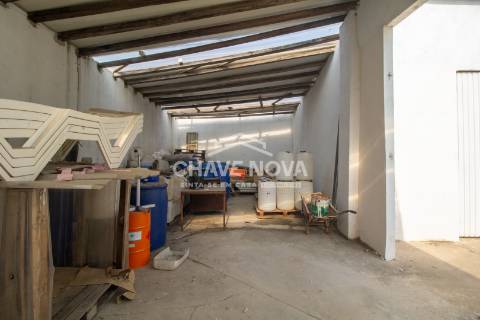 Armazém  Venda em Fânzeres e São Pedro da Cova,Gondomar