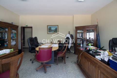 Armazém  Venda em Fânzeres e São Pedro da Cova,Gondomar