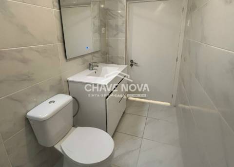 Loja  Venda em Laranjeiro e Feijó,Almada