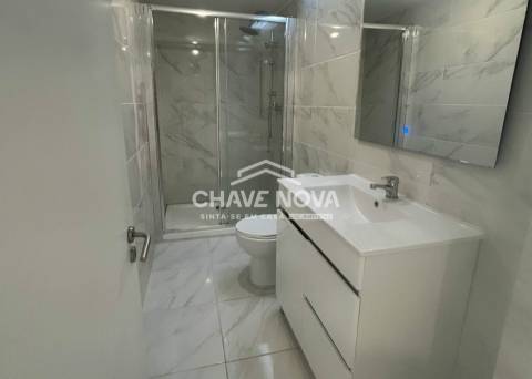 Loja  Venda em Laranjeiro e Feijó,Almada