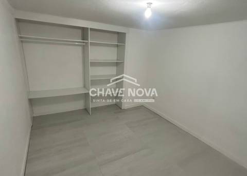 Loja  Venda em Laranjeiro e Feijó,Almada