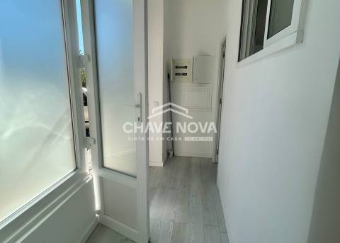 Loja  Venda em Laranjeiro e Feijó,Almada