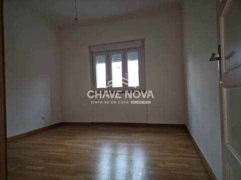 Apartamento T2 Arrendamento em Campo de Ourique,Lisboa