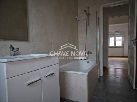 Apartamento T2 Arrendamento em Campo de Ourique,Lisboa