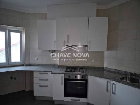 Apartamento T2 Arrendamento em Campo de Ourique,Lisboa