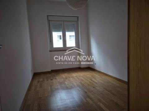 Apartamento T2 Arrendamento em Campo de Ourique,Lisboa